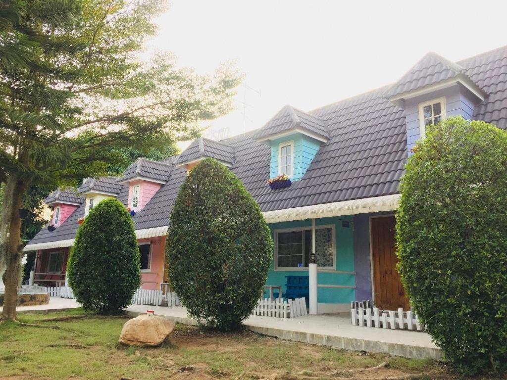 Charisma Resort Suan Phueng Exterior foto