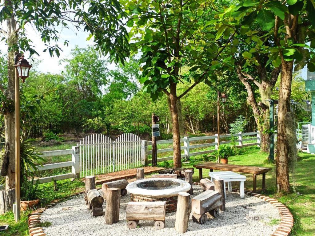 Charisma Resort Suan Phueng Exterior foto