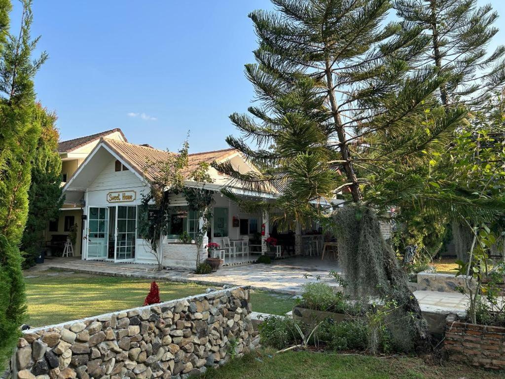 Charisma Resort Suan Phueng Exterior foto